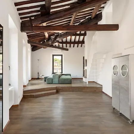 Casa Garibaldi, A Burghesius Home