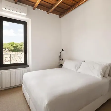 Casa Garibaldi, A Burghesius 아파트 로마