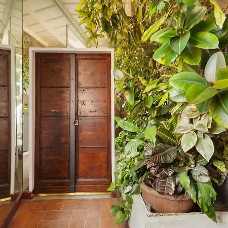 Casa Garibaldi, A Burghesius * 로마