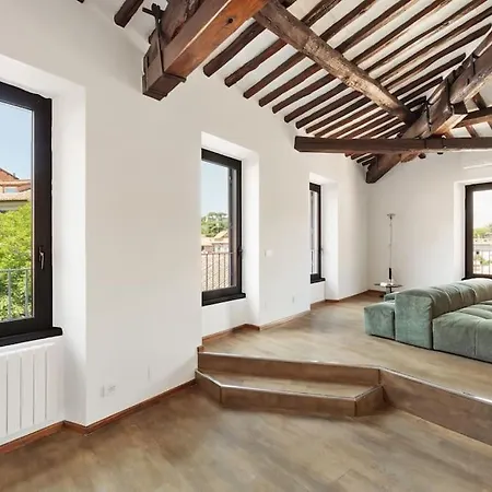 Apartment Casa Garibaldi, A Burghesius Home